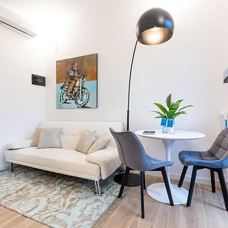 Assunta Exclusive Apartment With Balcony - Top Collection-3